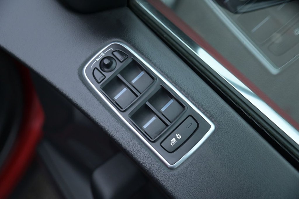 Used Jaguar F-Pace 2016 for sale - 76604930: Photo 30