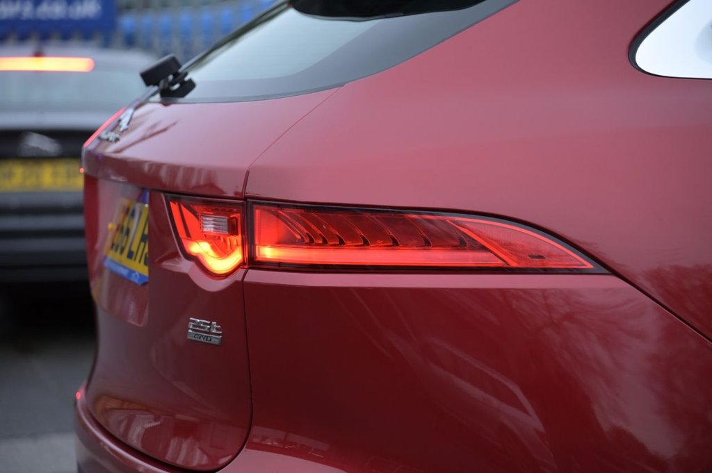 Used Jaguar F-Pace 2016 for sale - 76604930: Photo 47