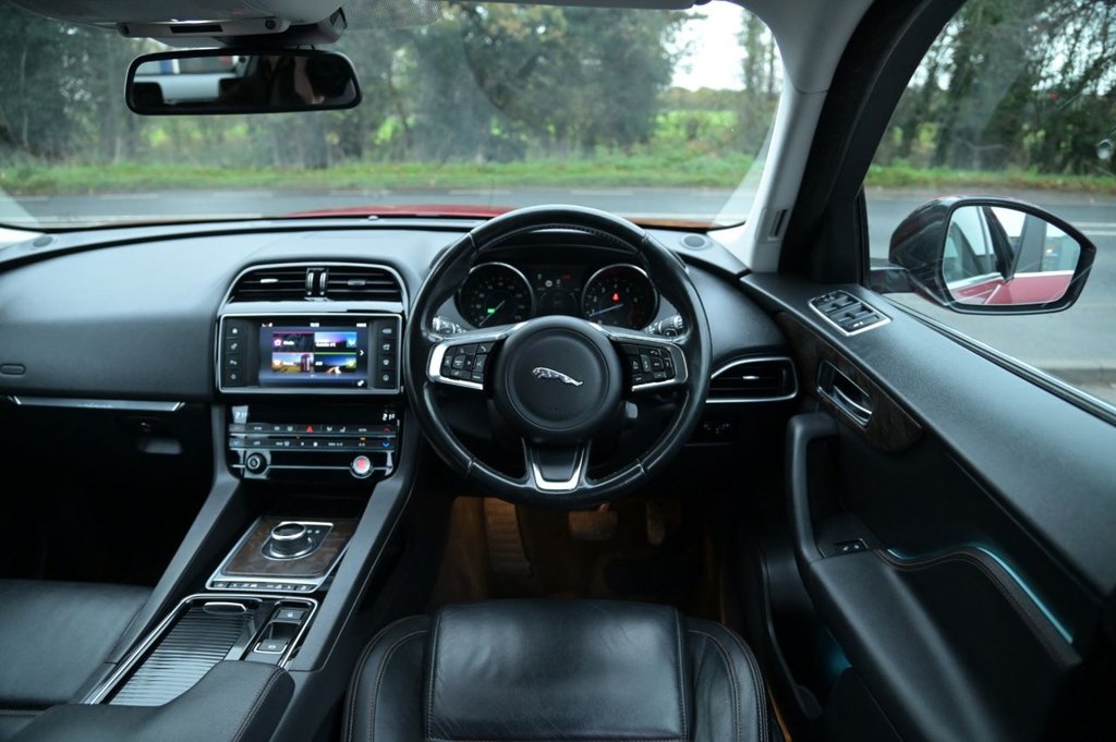 Used Jaguar F-Pace 2016 for sale - 76604930: Photo 9