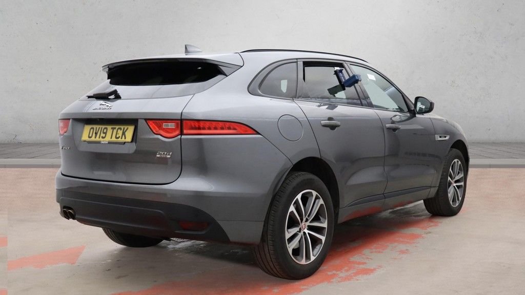 Used Jaguar F-Pace 2019 for sale - 77547416: Photo 2