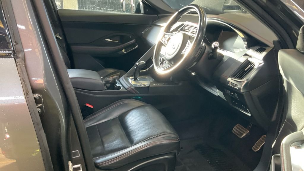 Used Jaguar E-Pace 2019 for sale - 76406469: Photo 4