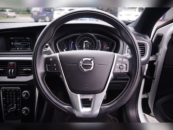 Used Volvo V40 2017 for sale - 75596817: Photo