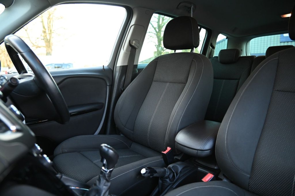 Used Vauxhall Zafira 2015 for sale - 76962495: Photo 24