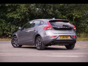Used Volvo V40 2018 for sale - 75171017: Photo