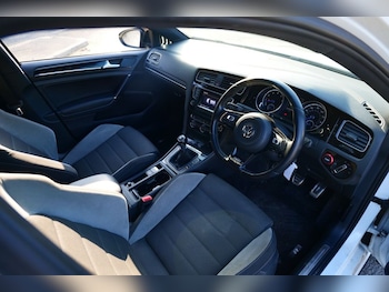 Used Volkswagen Golf 2015 for sale - 77919957: Photo