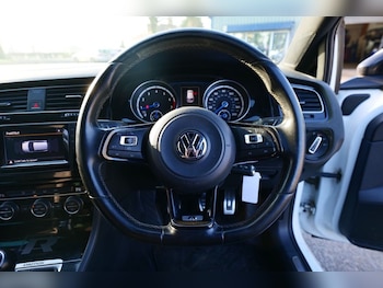 Used Volkswagen Golf 2015 for sale - 77919957: Photo