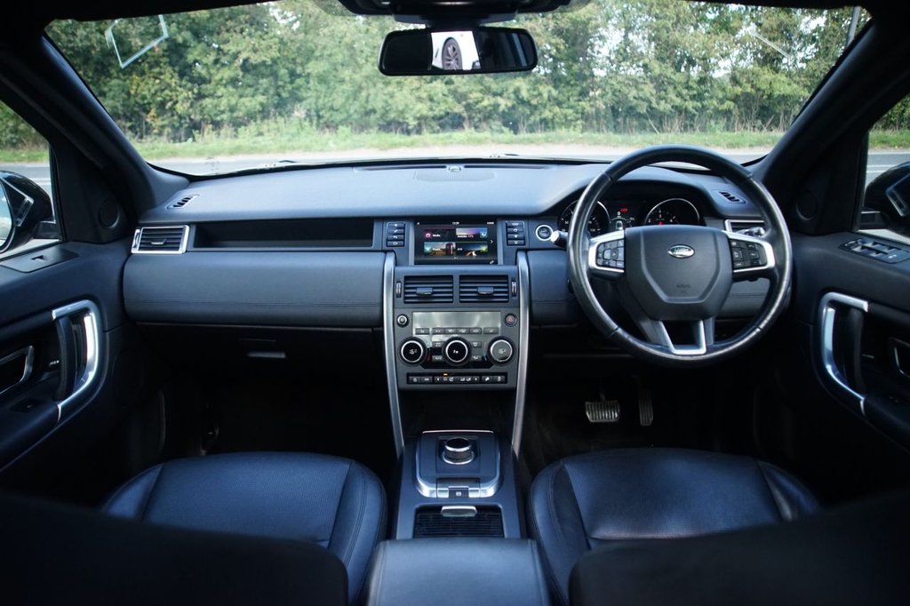 Used Land Rover Discovery Sport 2018 for sale - 76356168: Photo 3