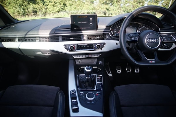 Used Audi A5 Cabriolet 2018 for sale - 76039001: Photo 18