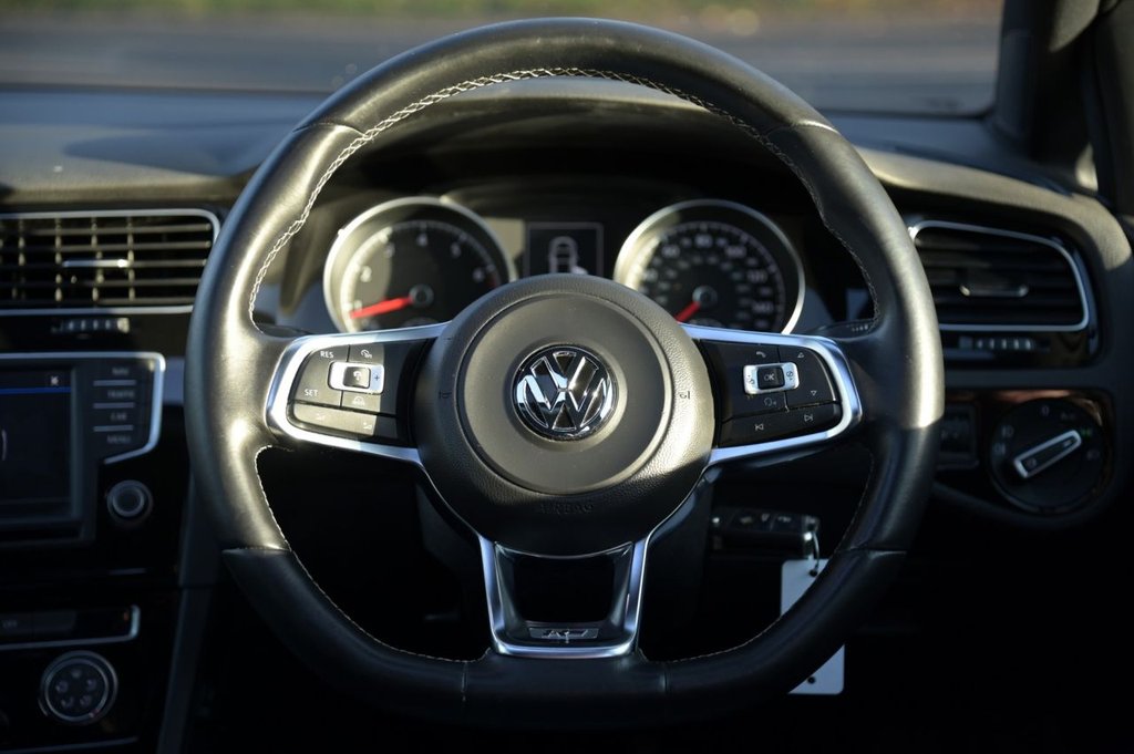 Used Volkswagen Golf 2016 for sale - 76236109: Photo 10