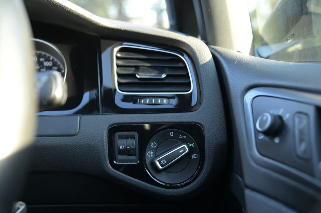 Used Volkswagen Golf 2016 for sale - 76236109: Photo 15