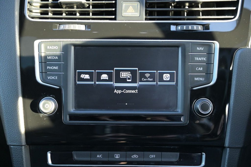 Used Volkswagen Golf 2016 for sale - 76236109: Photo 18