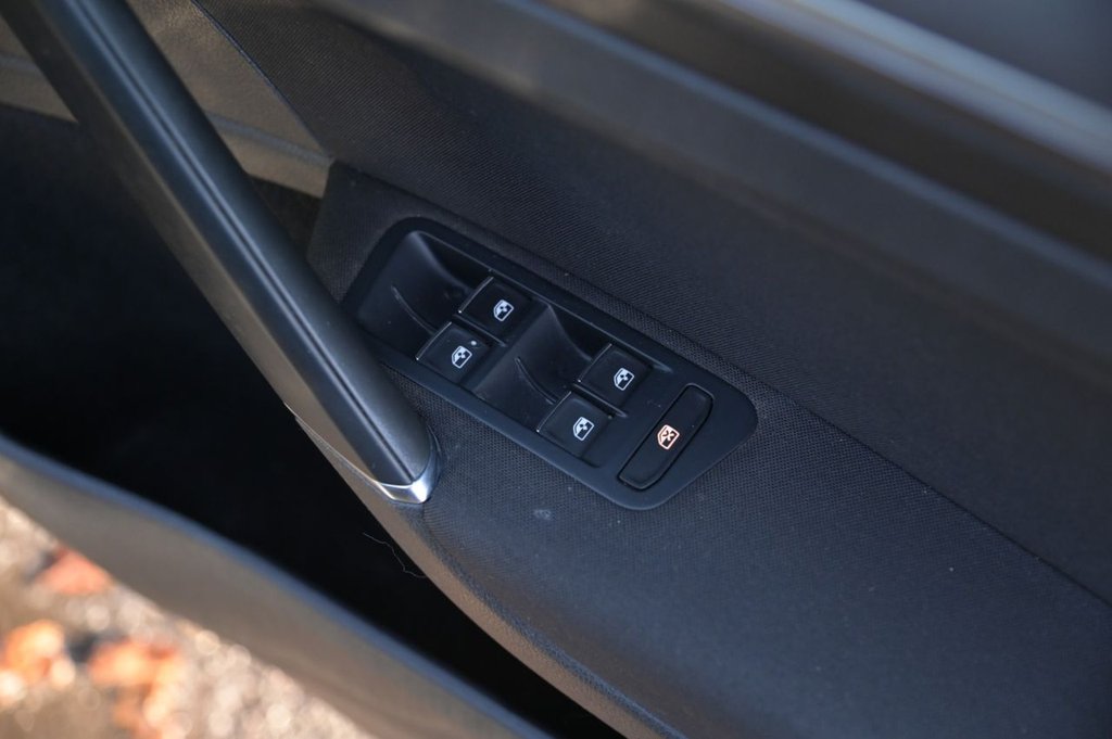 Used Volkswagen Golf 2016 for sale - 76236109: Photo 27