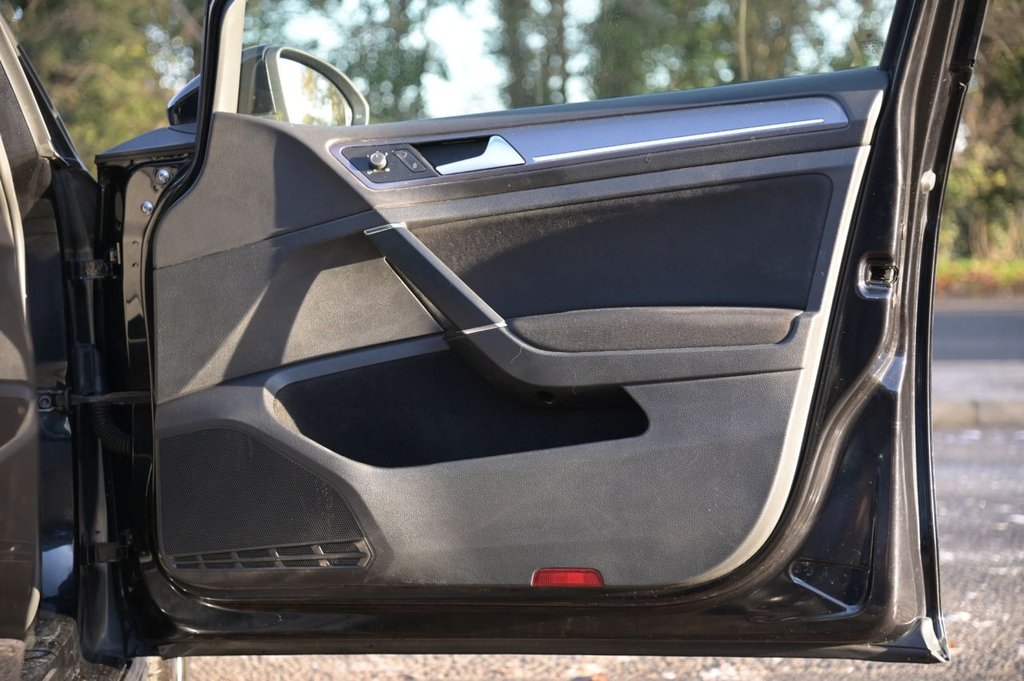 Used Volkswagen Golf 2016 for sale - 76236109: Photo 28