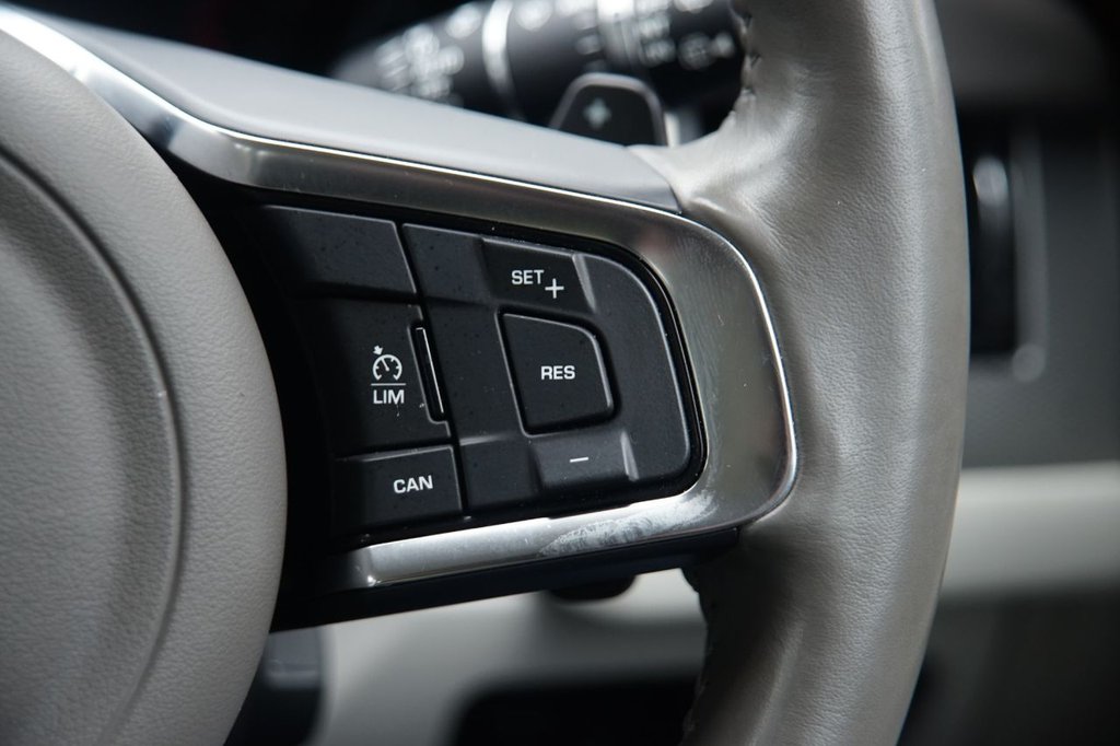 Used Jaguar XF 2019 for sale - 75974211: Photo 12