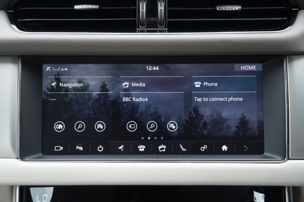 Used Jaguar XF 2019 for sale - 75974211: Photo 16