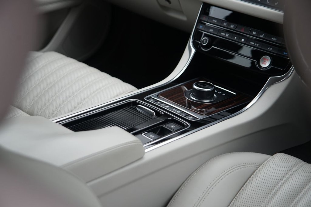 Used Jaguar XF 2019 for sale - 75974211: Photo 20