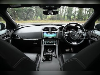 Used Jaguar F-Pace 2019 for sale - 77520618: Photo