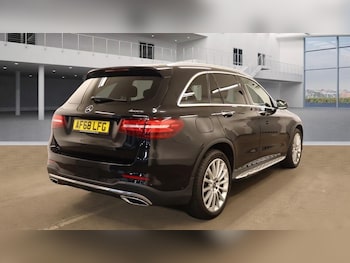 Used Mercedes-Benz GLC 2018 for sale - 76119208: Photo