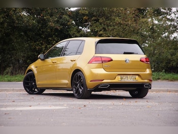Used Volkswagen Golf 2019 for sale - 76132948: Photo