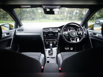 Used Volkswagen Golf 2019 for sale - 76132948: Photo