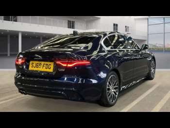 Used Jaguar XE 2019 for sale - 74746456: Photo