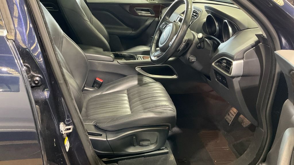 Used Jaguar F-Pace 2017 for sale - 77967426: Photo 7