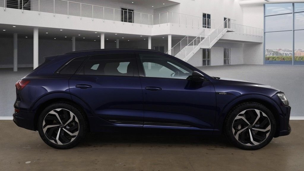 Used Audi e-tron 2022 for sale - 78017637: Photo 5