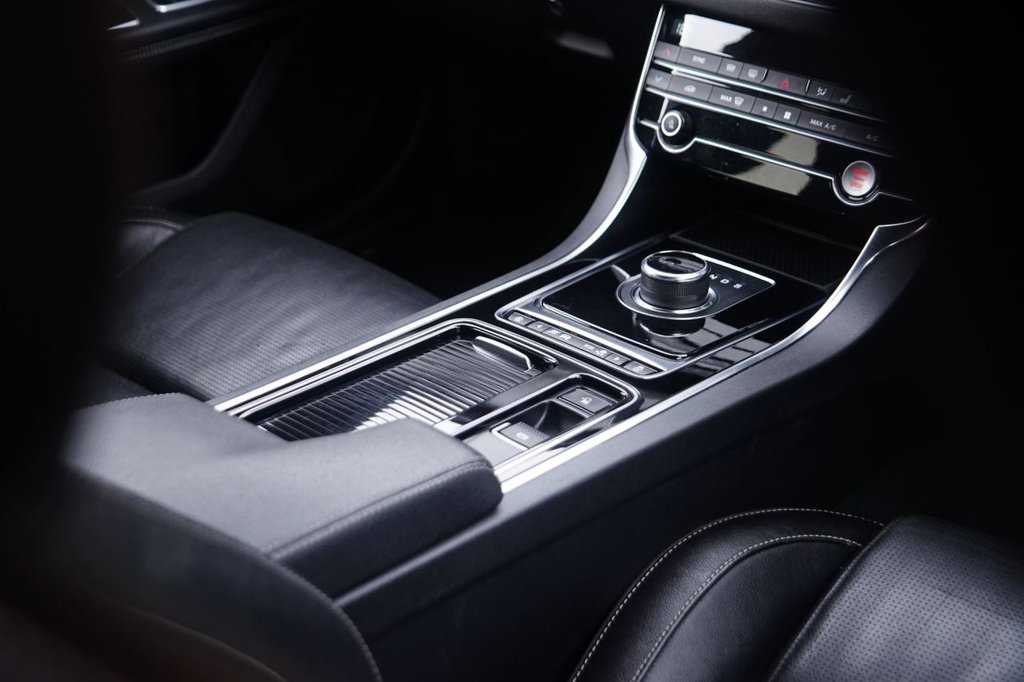 Used Jaguar XF 2019 for sale - 76950165: Photo 21