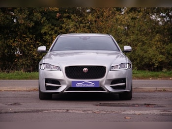 Used Jaguar XF 2019 for sale - 76950165: Photo