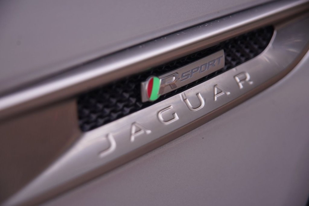 Used Jaguar XF 2019 for sale - 76950165: Photo 9