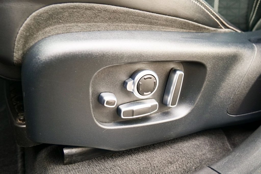 Used Land Rover Range Rover Velar 2018 for sale - 78096052: Photo 24