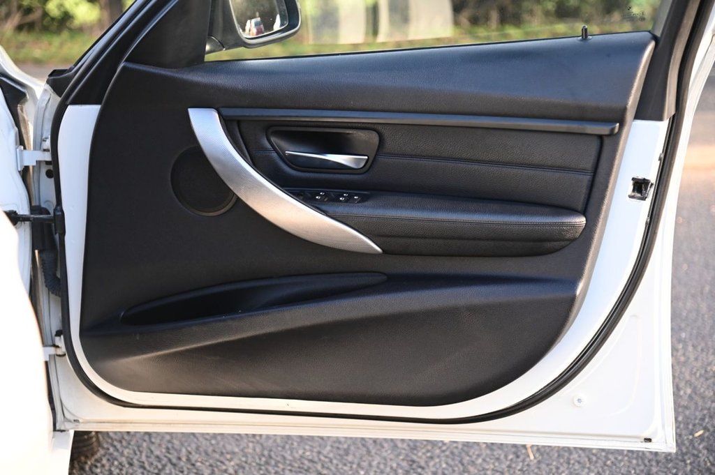 Used BMW 3 Series 2013 for sale - 77089325: Photo 29