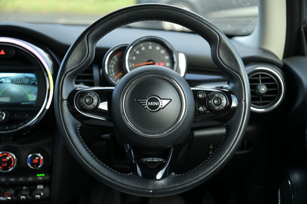 Used MINI Hatch 2019 for sale - 76632073: Photo 10