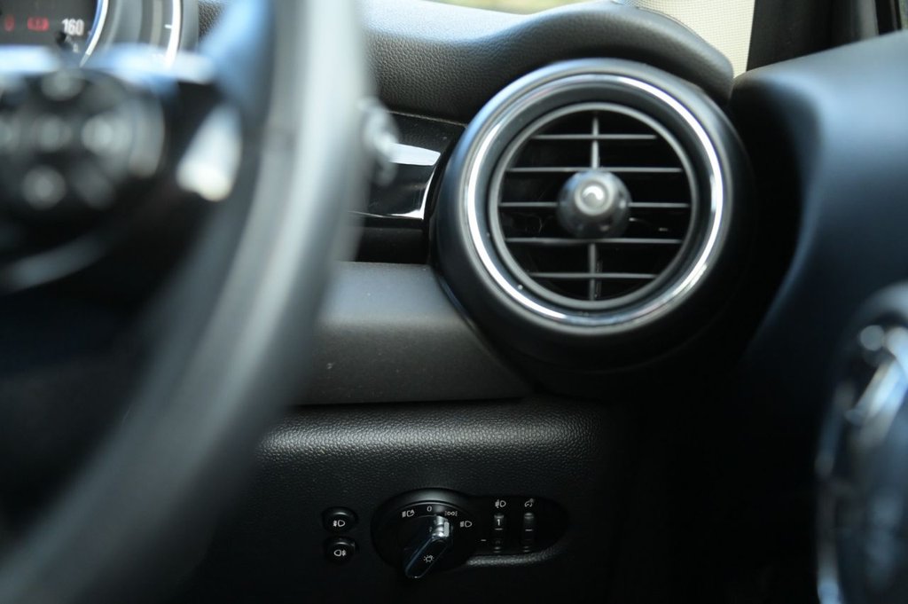 Used MINI Hatch 2019 for sale - 76632073: Photo 15