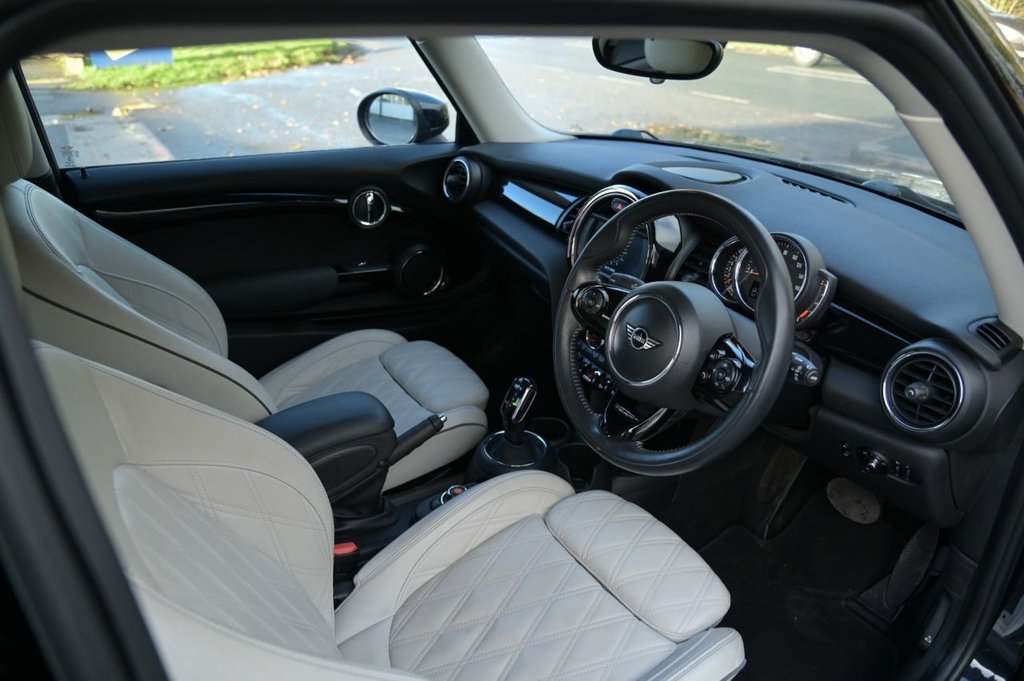 Used MINI Hatch 2019 for sale - 76632073: Photo 32