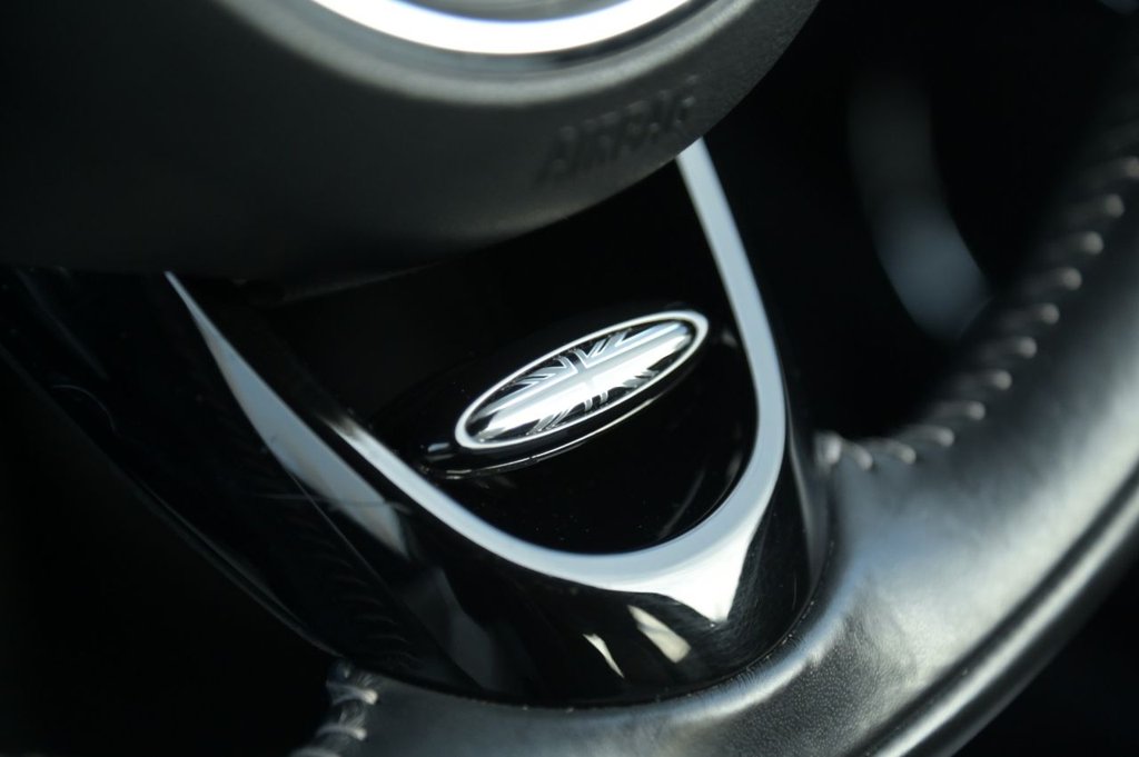 Used MINI Hatch 2019 for sale - 76632073: Photo 8