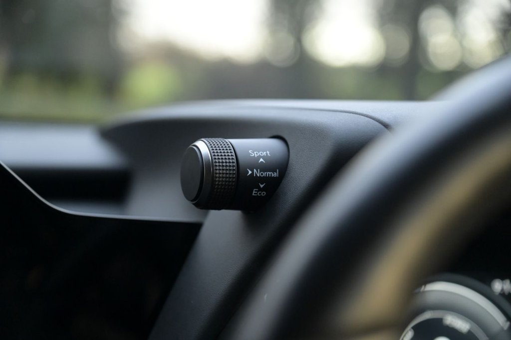 Used Lexus UX 2023 for sale - 76821130: Photo 17