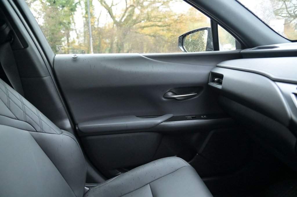 Used Lexus UX 2023 for sale - 76821130: Photo 9