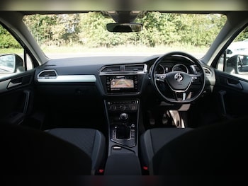 Used Volkswagen Tiguan 2019 for sale - 76048237: Photo 3