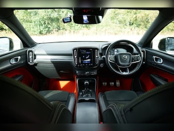 Used Volvo XC40 2019 for sale - 79461757: Photo