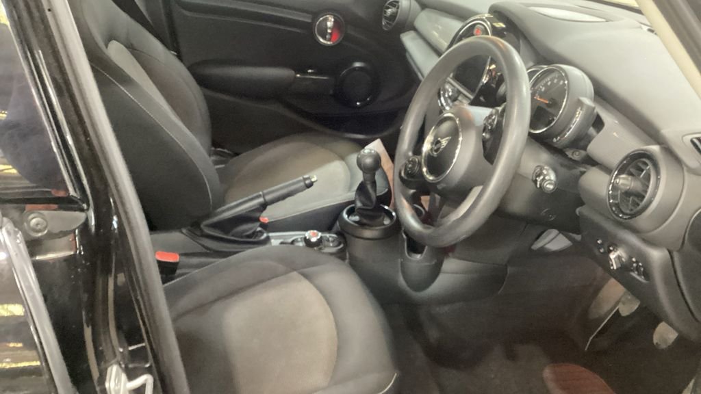 Used MINI Hatch 2019 for sale - 76132963: Photo 5