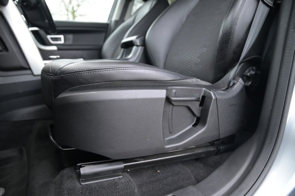 Used Land Rover Discovery Sport 2018 for sale - 76848401: Photo 24