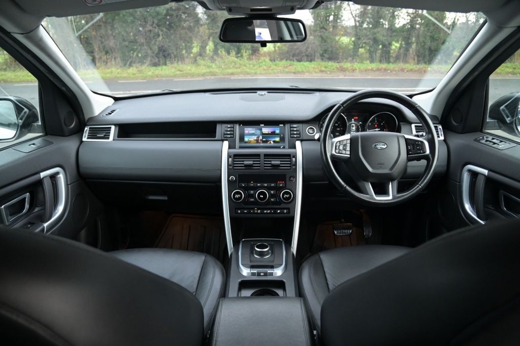 Used Land Rover Discovery Sport 2018 for sale - 76848401: Photo 3