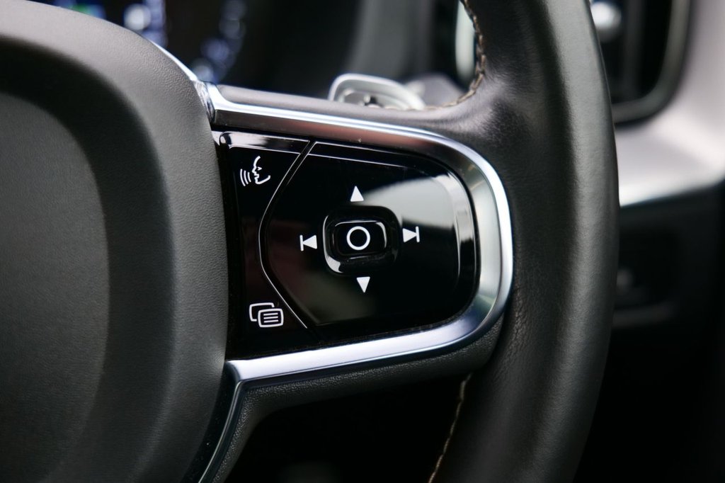 Used Volvo XC60 2020 for sale - 77820590: Photo 13