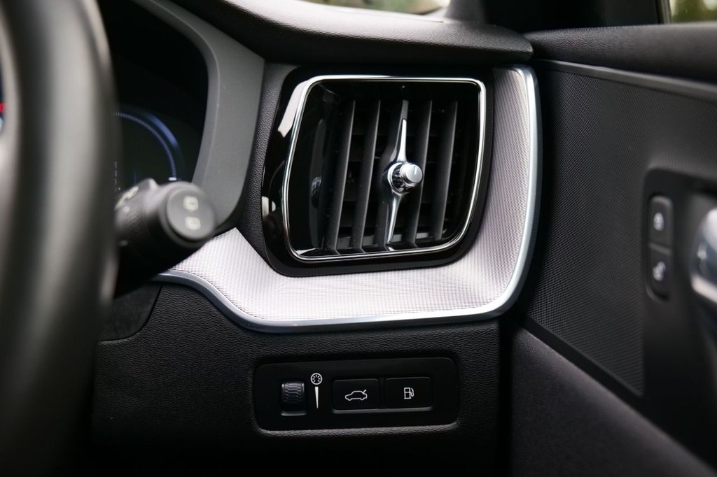 Used Volvo XC60 2020 for sale - 77820590: Photo 16