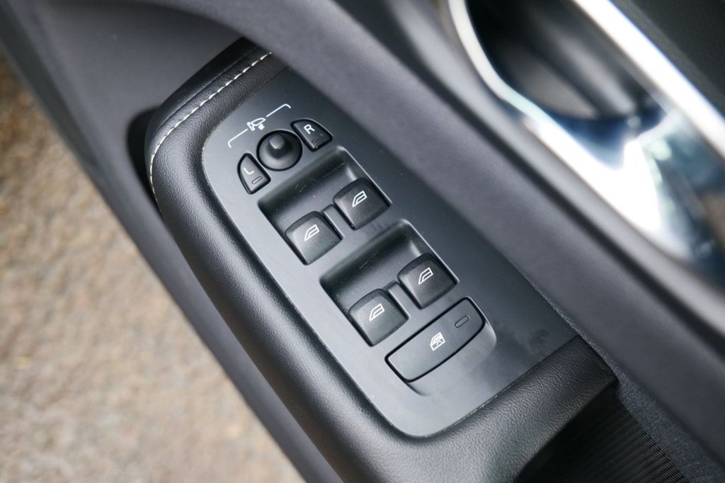 Used Volvo XC60 2020 for sale - 77820590: Photo 30