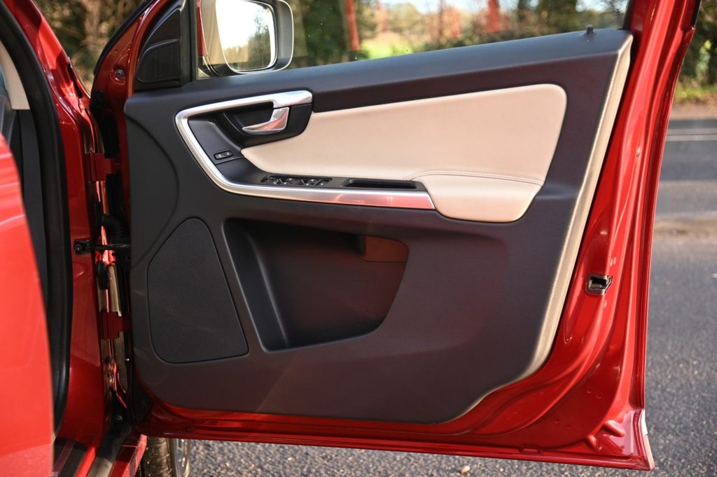 Used Volvo XC60 2016 for sale - 77262940: Photo 30