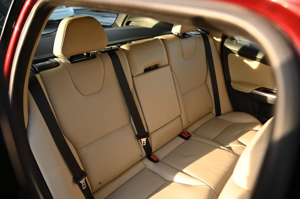 Used Volvo XC60 2016 for sale - 77262940: Photo 34