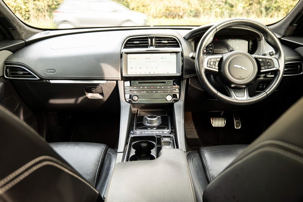 Used Jaguar F-Pace 2020 for sale - 76429826: Photo 15