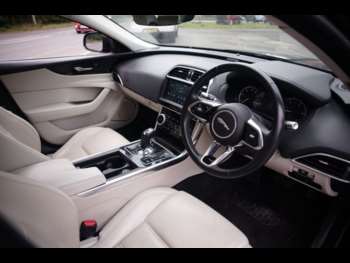 Used Jaguar XE 2019 for sale - 75111506: Photo